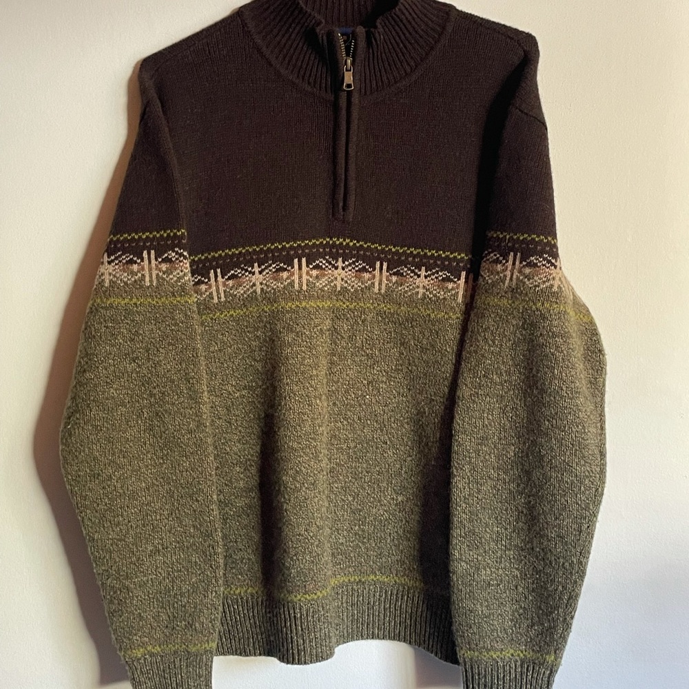 Brown and green collar zip sweater